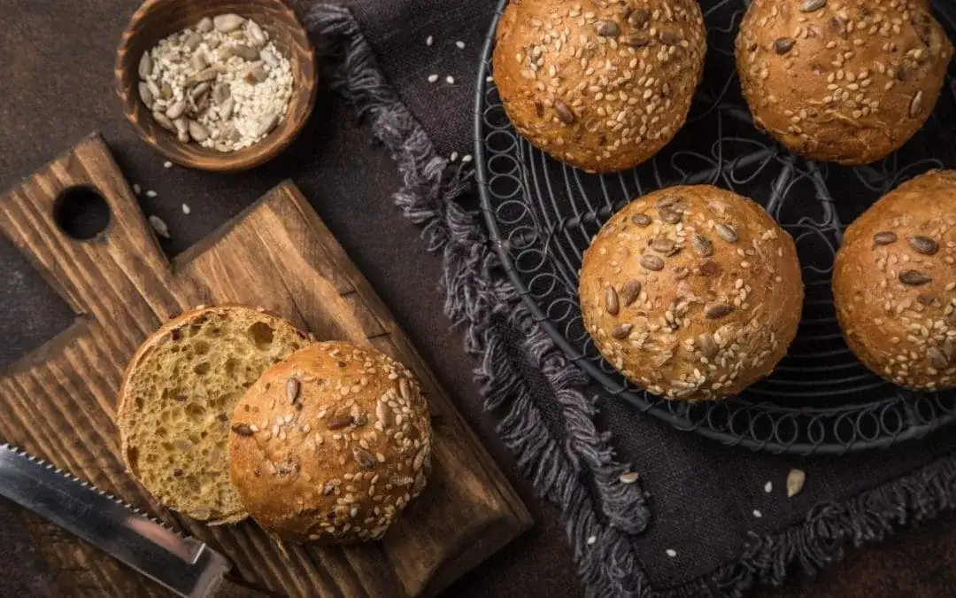 Jak odświeżyć bułki na patelni i cieszyć się ich świeżością każdego dnia