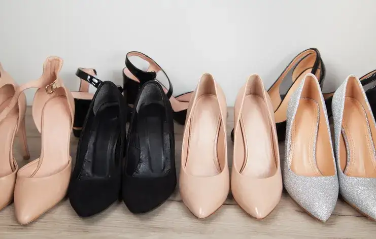 Jakie buty do beżowej kurtki - stylowe połączenia, które zachwycają