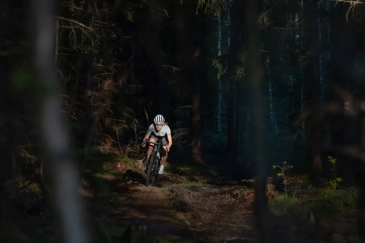 Jaki amortyzator do roweru trekkingowego - uniknij złego wyboru