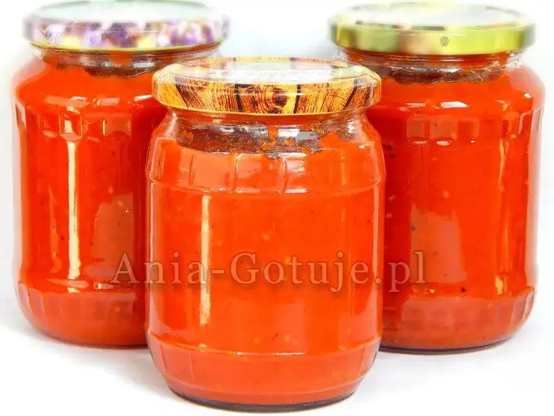 Sos do spaghetti z pomidorów i cukinii na zimę – łatwe przepisy na zapasy