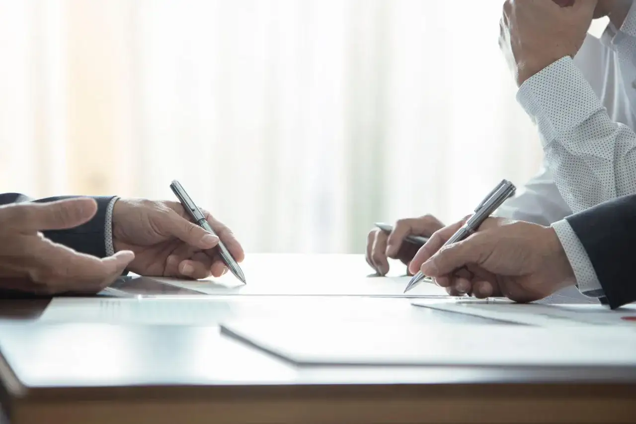 Jak odstąpić od umowy przedwstępnej? Kluczowe kroki i porady