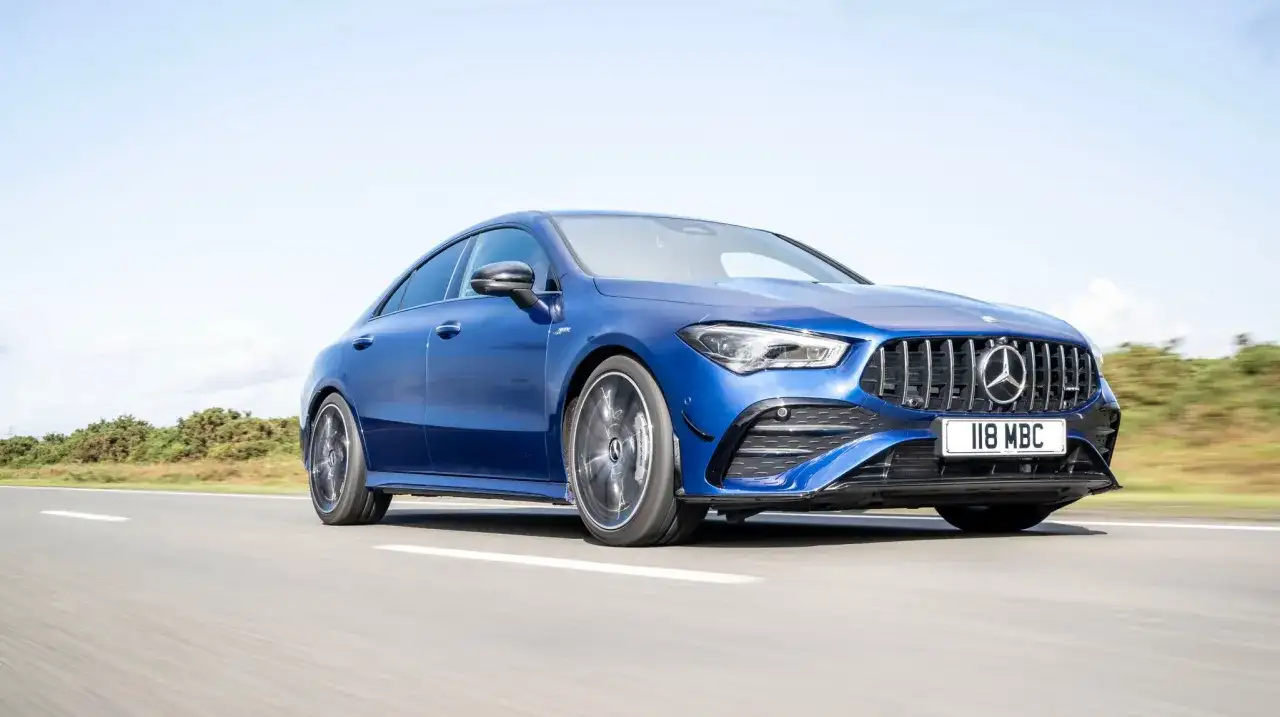 Mercedes CLA 35 AMG – niezwykłe osiągi i elegancja w kompaktowym wydaniu