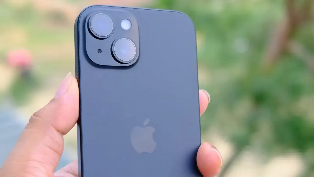 Czy iPhone 15 Pro jest wodoszczelny? Odkryj prawdę o jego odporności