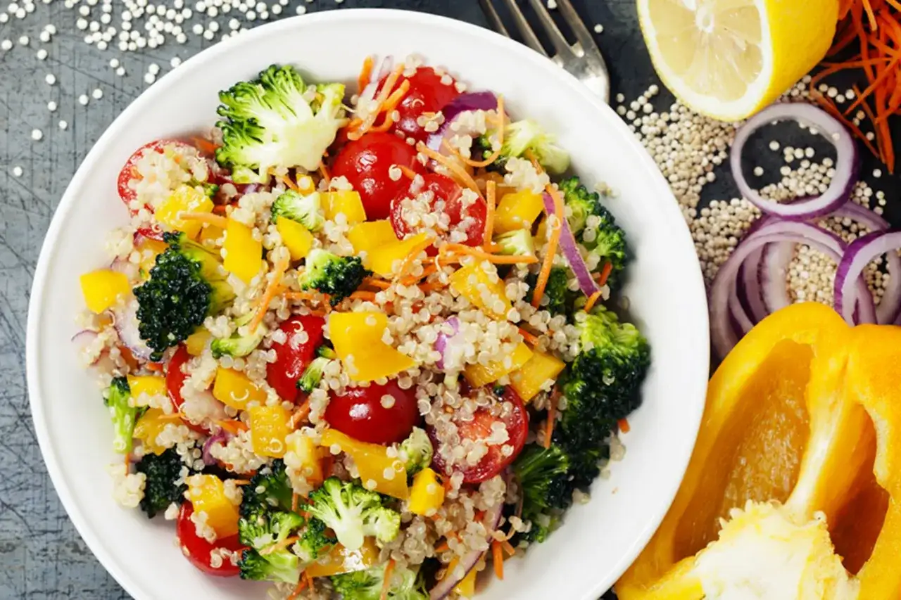 Salade de quinoa repas : une recette saine et délicieuse à essayer