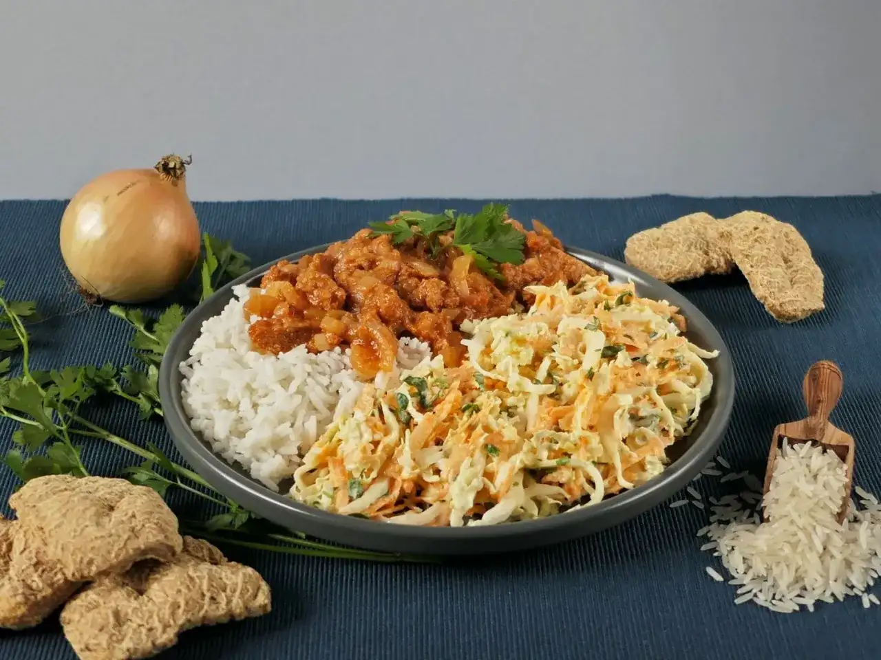 Z czym jeść kotlety sojowe? Sprawdź najlepsze dodatki i sosy