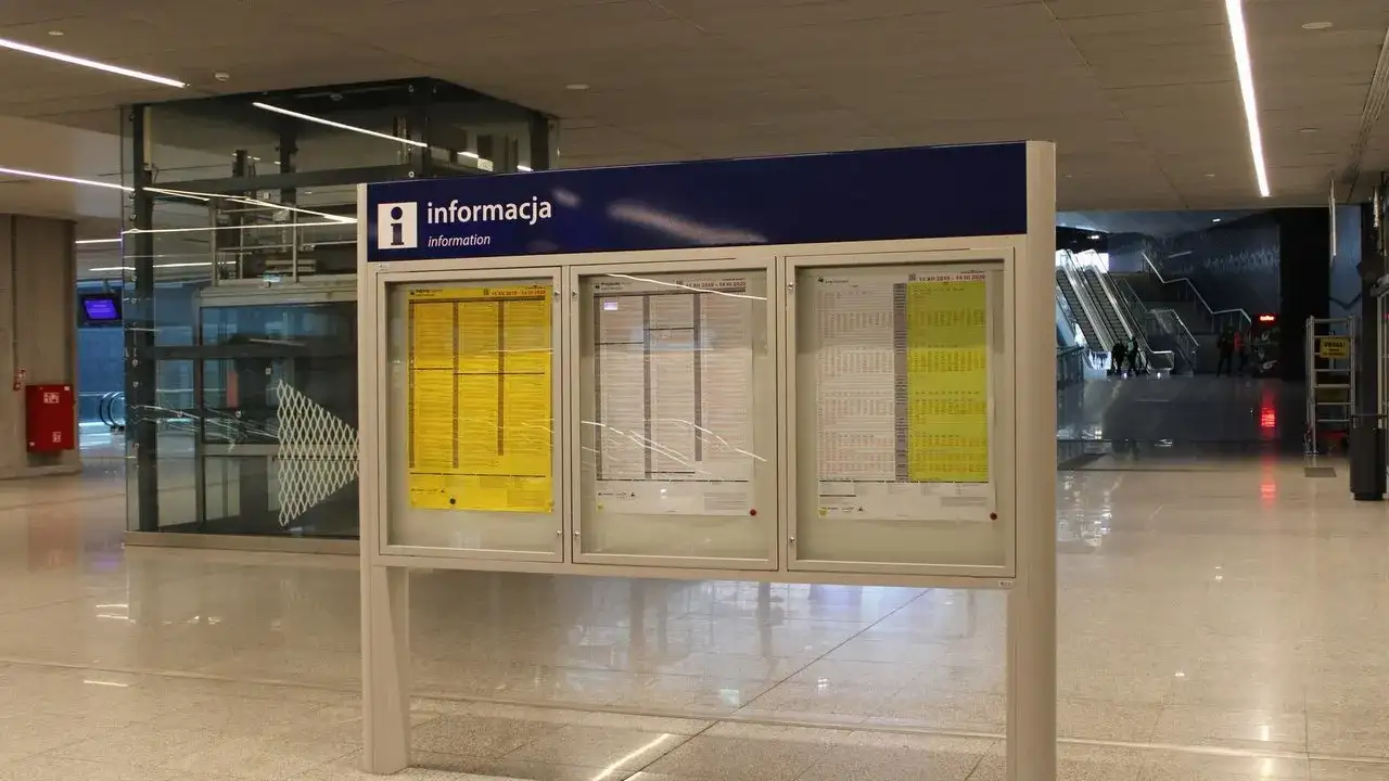 Jak dojechać na dworzec fabryczny? Najlepsze sposoby i trasy