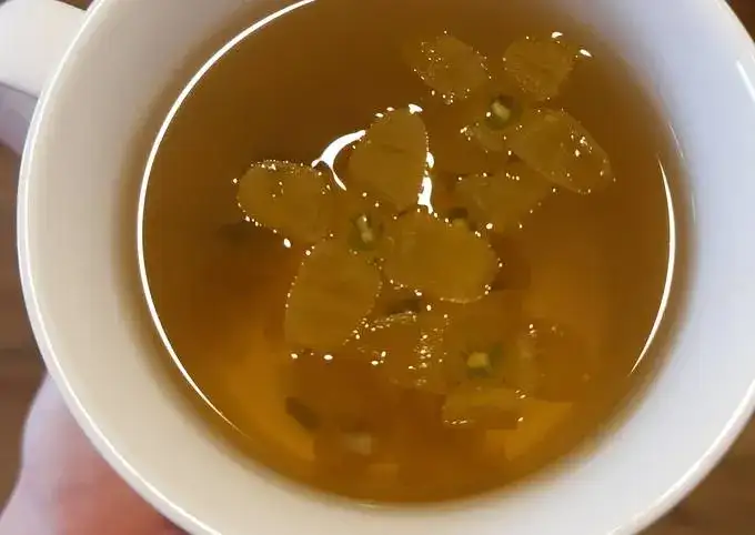 Jak przygotować domową herbatę z forsycji - prosty przepis krok po kroku