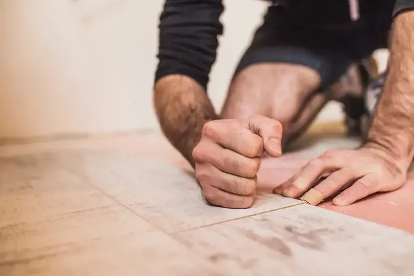 Co to jest v fuga i jak wpływa na wygląd podłóg?