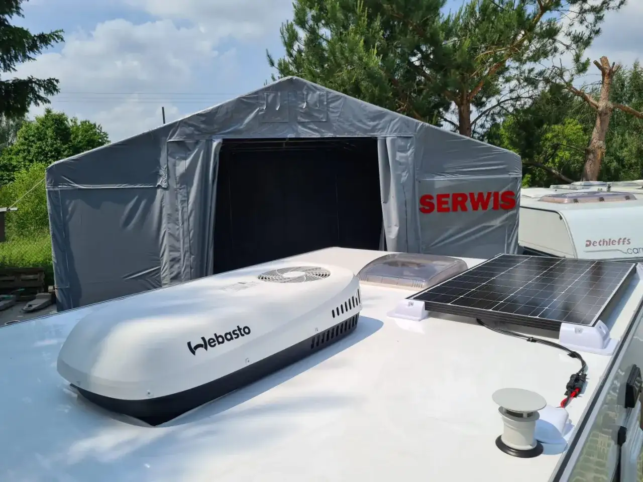 Najlepsza fotowoltaika do przyczepy kempingowej - uniknij błędów przy wyborze