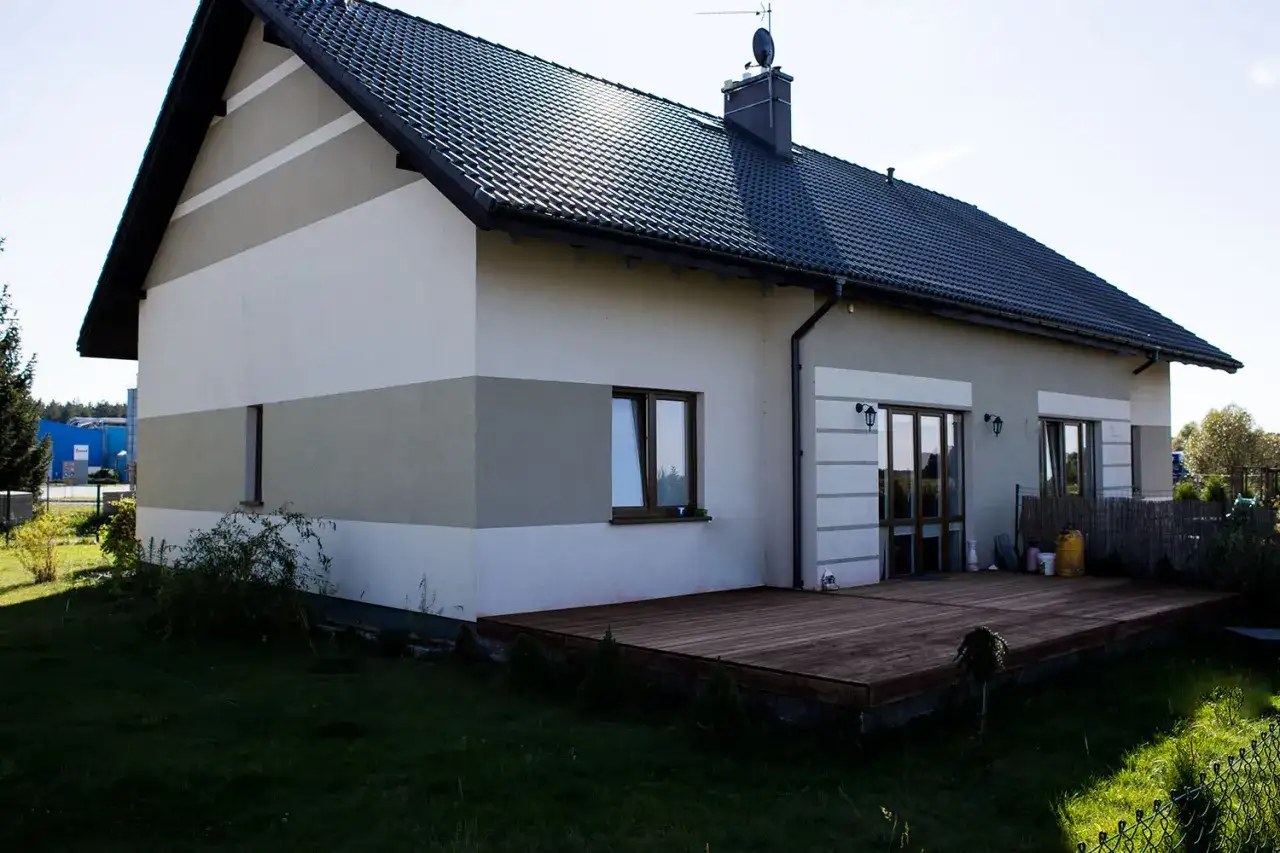 Kiedy malować elewację? Sprawdź optymalny czas i czynniki wpływu