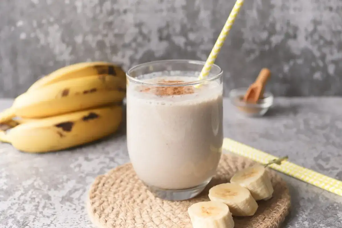 Cómo hacer batido de plátano delicioso y saludable en casa