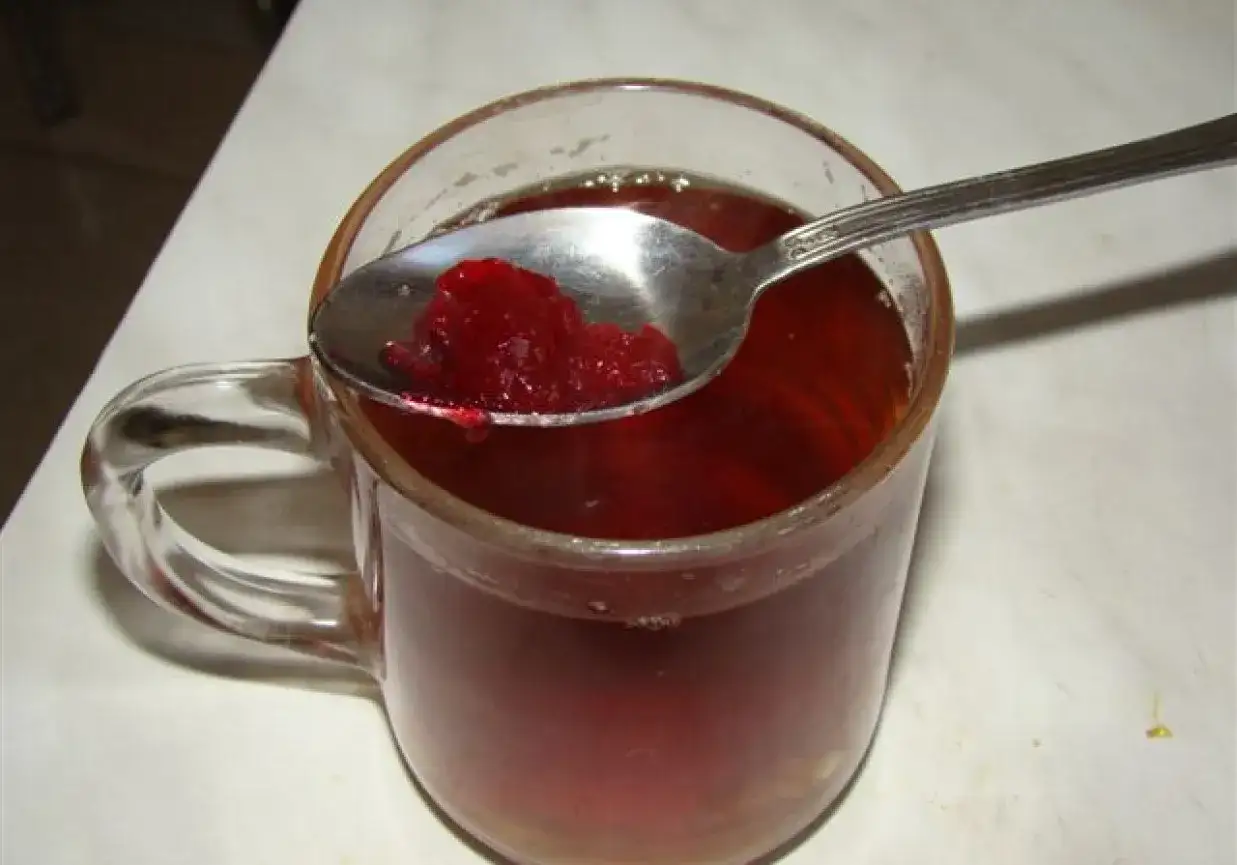 Jak prawidłowo pić herbatę z konfiturą - tradycyjna sztuka podawania