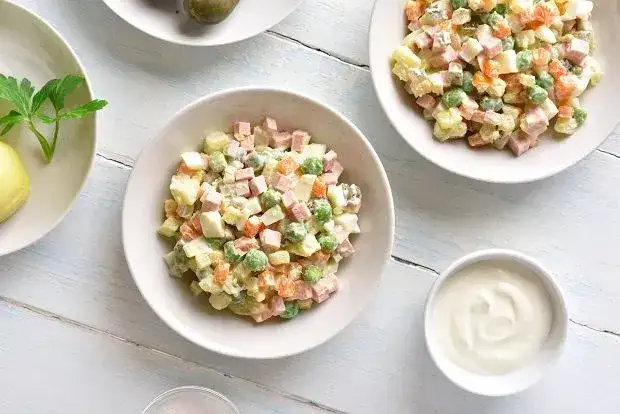 Czy można mrozić sałatki z majonezem? Uniknij nieprzyjemnych skutków