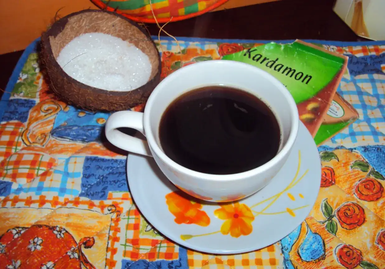 Jak zrobić pyszną kawę z kardamonem – prosty przepis i porady dla smakoszy