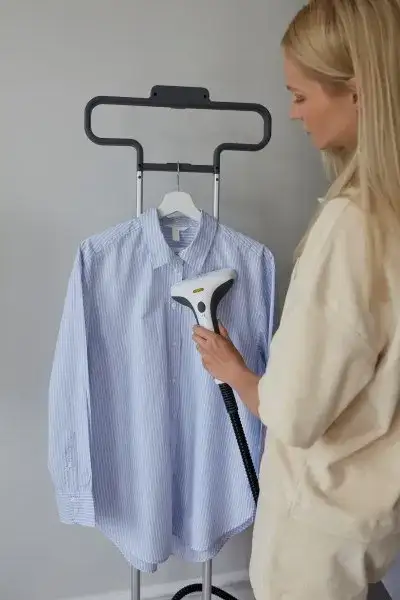 Jak wyprasować ubrania bez żelazka: 5 skutecznych metod
