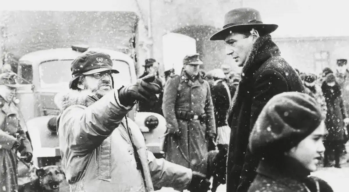 Steven Spielberg jako reżyser Listy Schindlera - jego wpływ na film