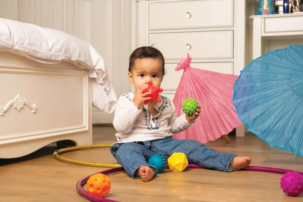 Smyk piłeczki sensoryczne: rozwój dziecka z kolorowymi zabawkami