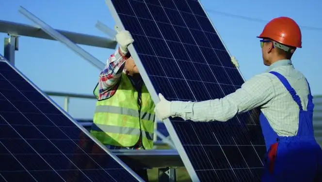 Ile kosztuje montaż paneli fotowoltaicznych i pomp ciepła? Sprawdź aktualne ceny usług!