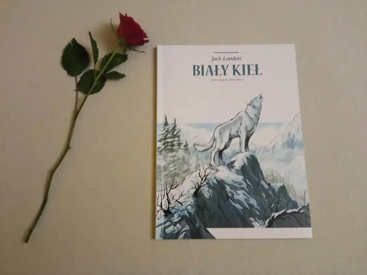 Recenzja książki Biały Kieł – odkryj głębię relacji człowieka z wilkiem