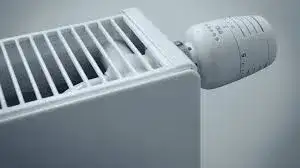 Grzejniki niskotemperaturowe: idealne do pomp ciepła? Sprawdzamy