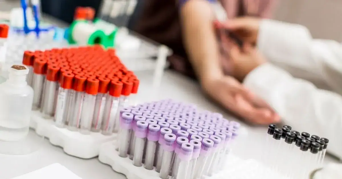 Czy przed badaniem krwi można wziąć leki? Sprawdź, co wpływa na wyniki!