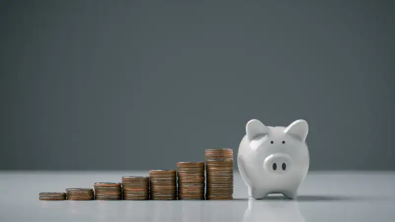 Bezpieczne sposoby przechowywania pieniędzy poza bankiem