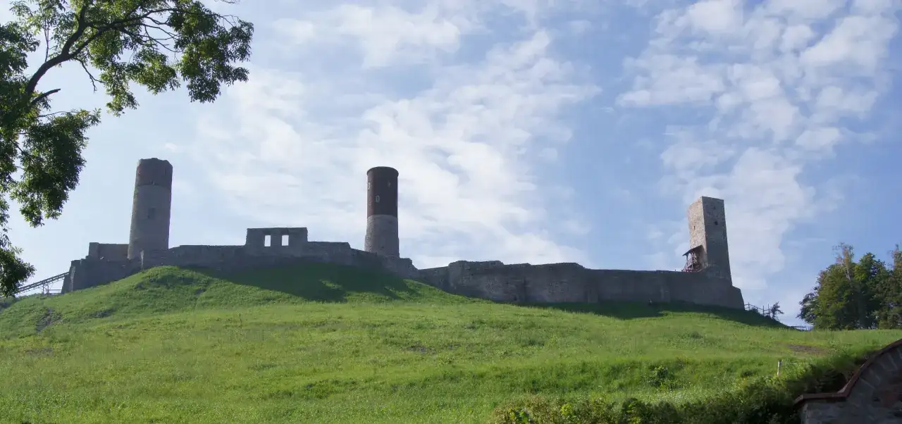 Zamek Chęciny atrakcje - odkryj fascynujące miejsca i historie