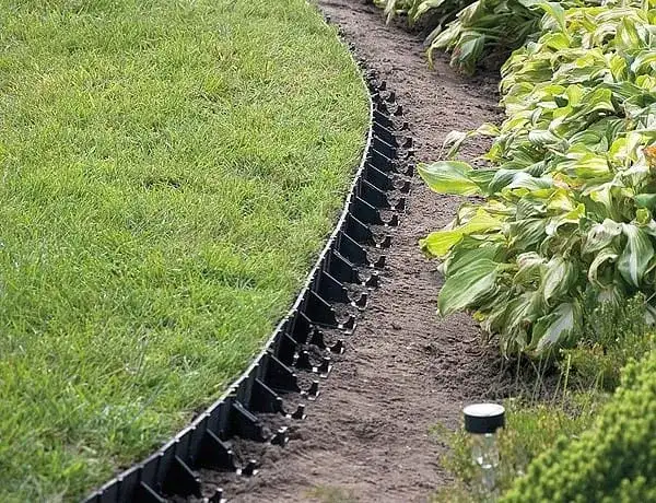 Jakie obrzeża do ogrodu wybrać? Porady, które pomogą w aranżacji przestrzeni