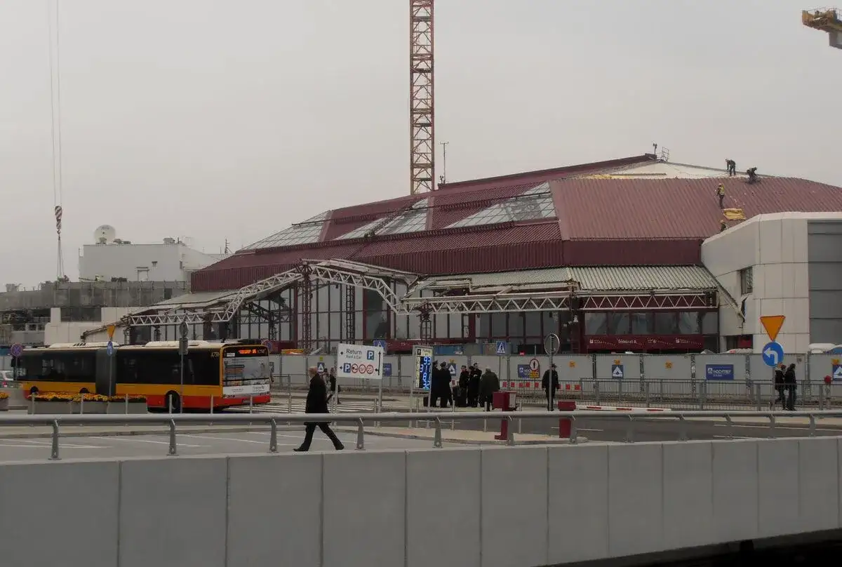 Ile jest terminali na lotnisku Chopina? Odkryj ważne informacje