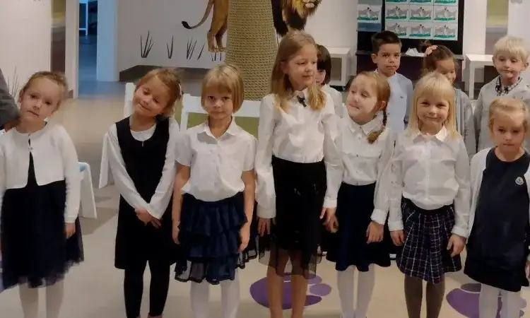 Jak ubrać dziecko na pasowanie na przedszkolaka: najlepsze propozycje stroju