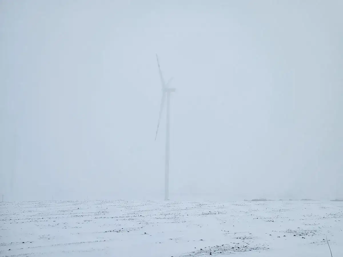 Smutny wiersz: Odkryj głębię emocji i żalu w poezji