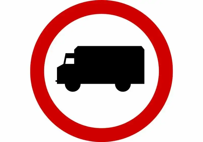 Znaki zakazu dla ciężarówek: co kierowca musi wiedzieć?