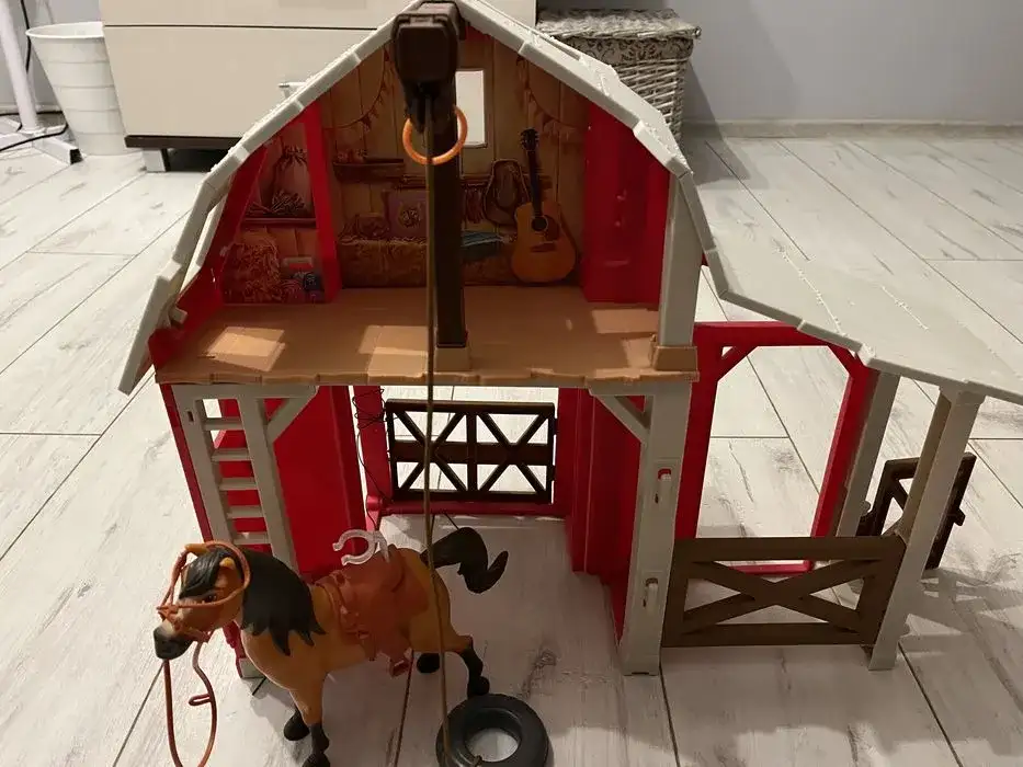 Najlepsze zabawki: koń mustang z realistycznymi ruchami i dźwiękami