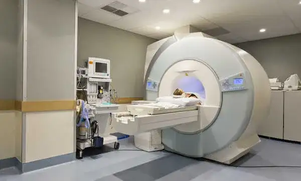 Zjawisko rezonansu magnetycznego: jak działa i jakie ma zastosowania