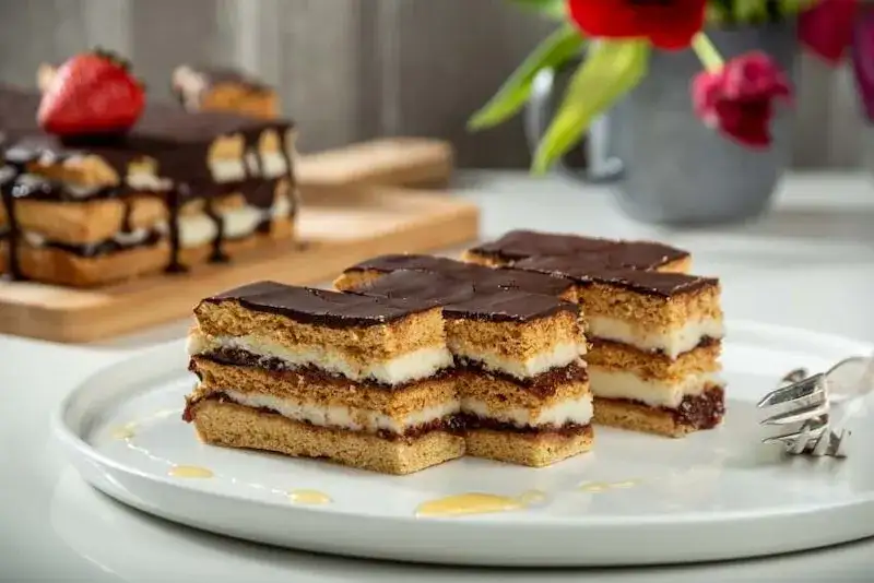 Przepis na ciasto Stefanka: Tradycyjny polski deser krok po kroku