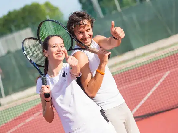 Spalanie kalorii podczas gry w tenisa: poznaj dokładną liczbę i fakty