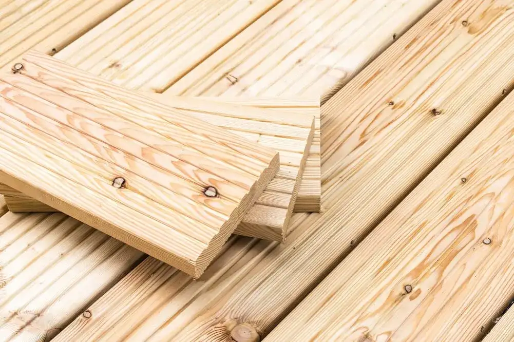 Jak wybrać najlepsze wkręty do tarasu z modrzewia, aby uniknąć błędów montażowych