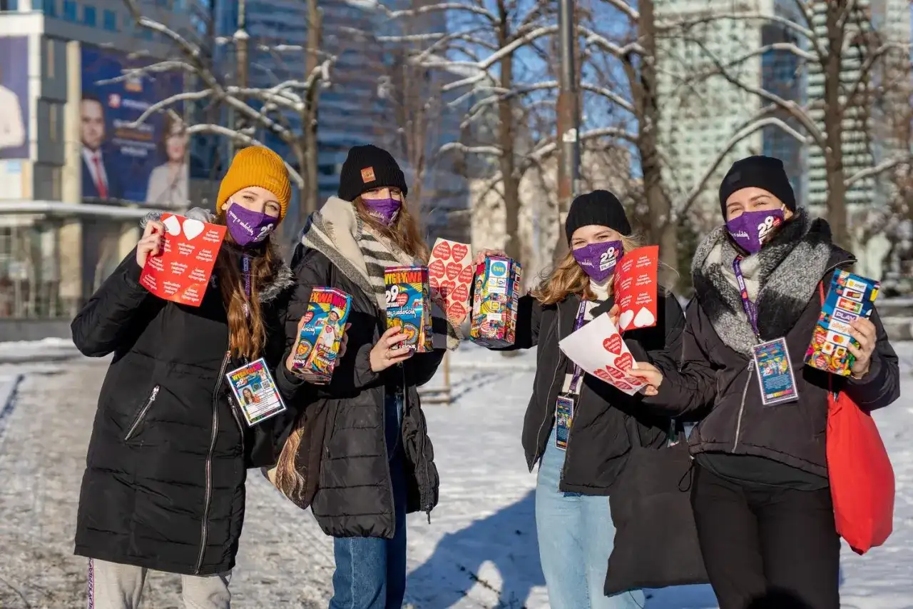 Wolontariat WOŚP jak wygląda: poznaj wyzwania i korzyści z pomagania