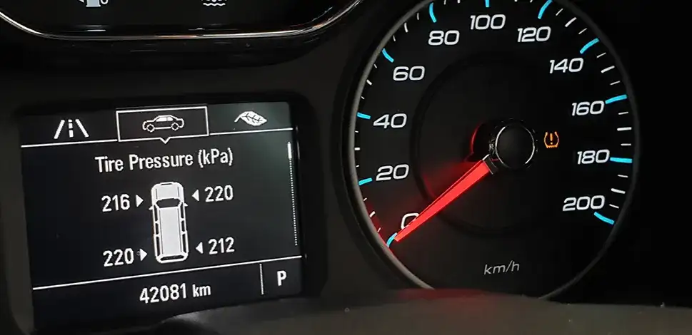 Cómo reiniciar un sensor de presión de neumáticos Ford fácilmente