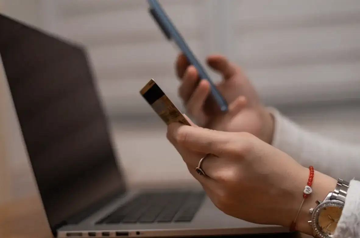 Metody płatności dla użytkowników serwisów online: Przelewy24, Blik i opcje kryptowalutowe