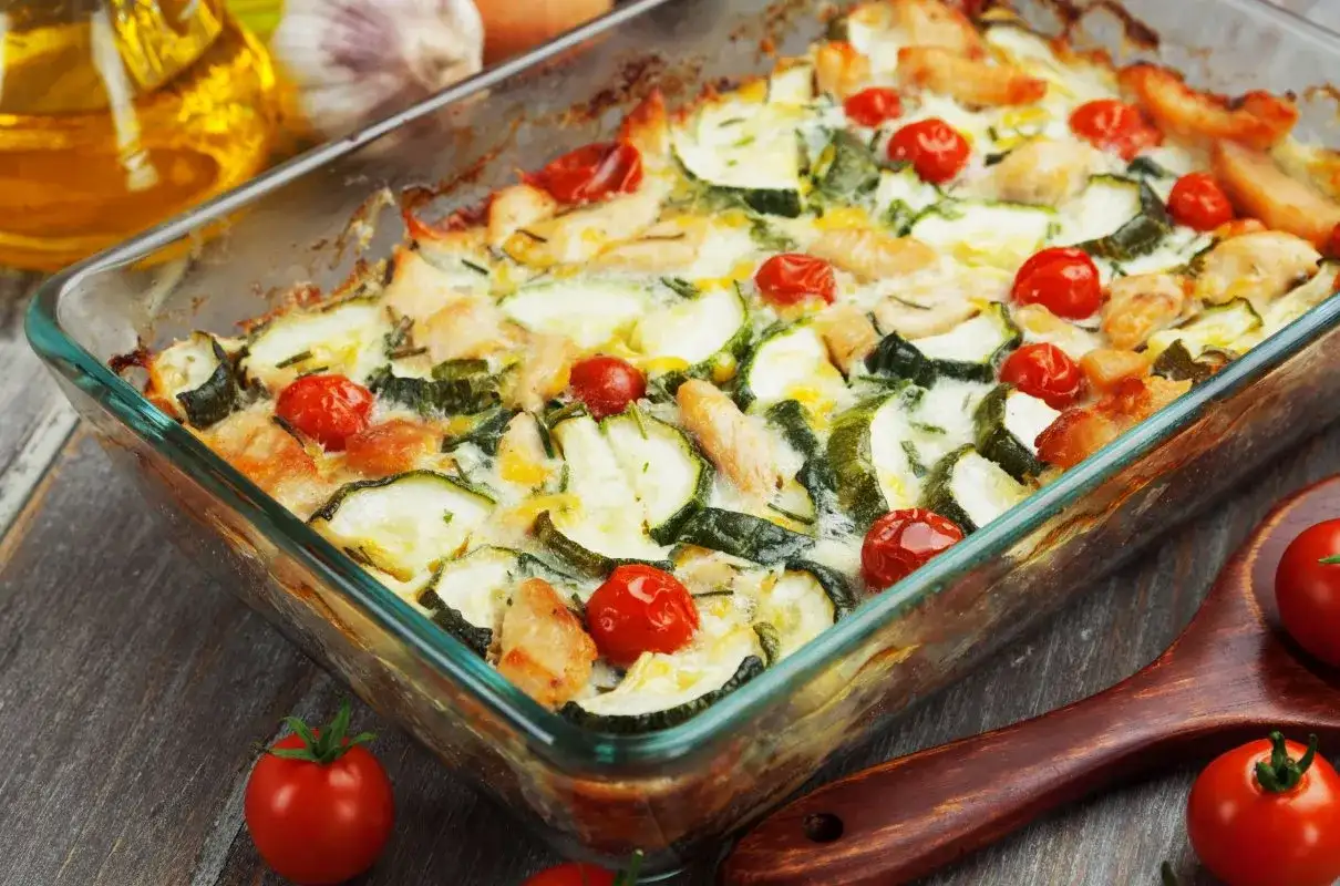 Pyszna zapiekanka z serkiem wiejskim, która zaskoczy Twoje kubki smakowe