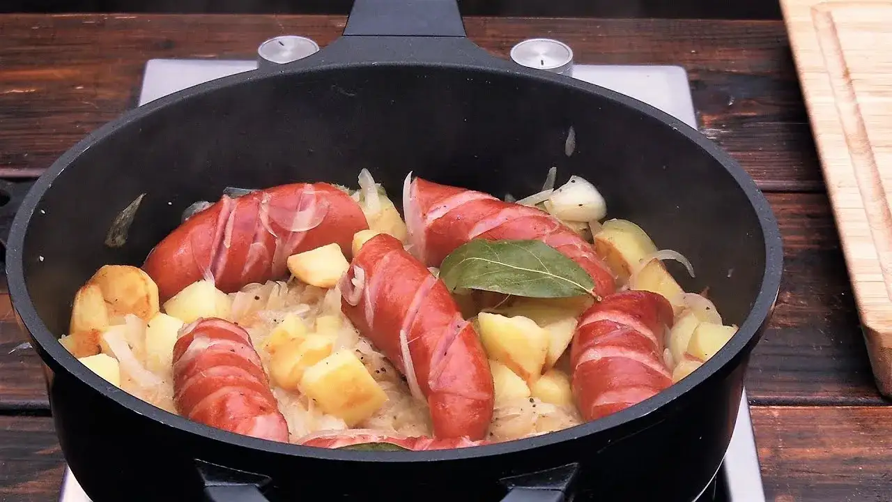 Co zrobić z kiełbasy na obiad? 5 pysznych przepisów, które zaskoczą