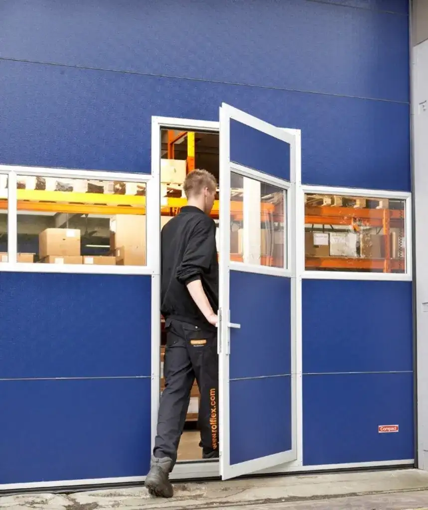 Jak zrobić drzwi w bramie segmentowej - uniknij najczęstszych błędów