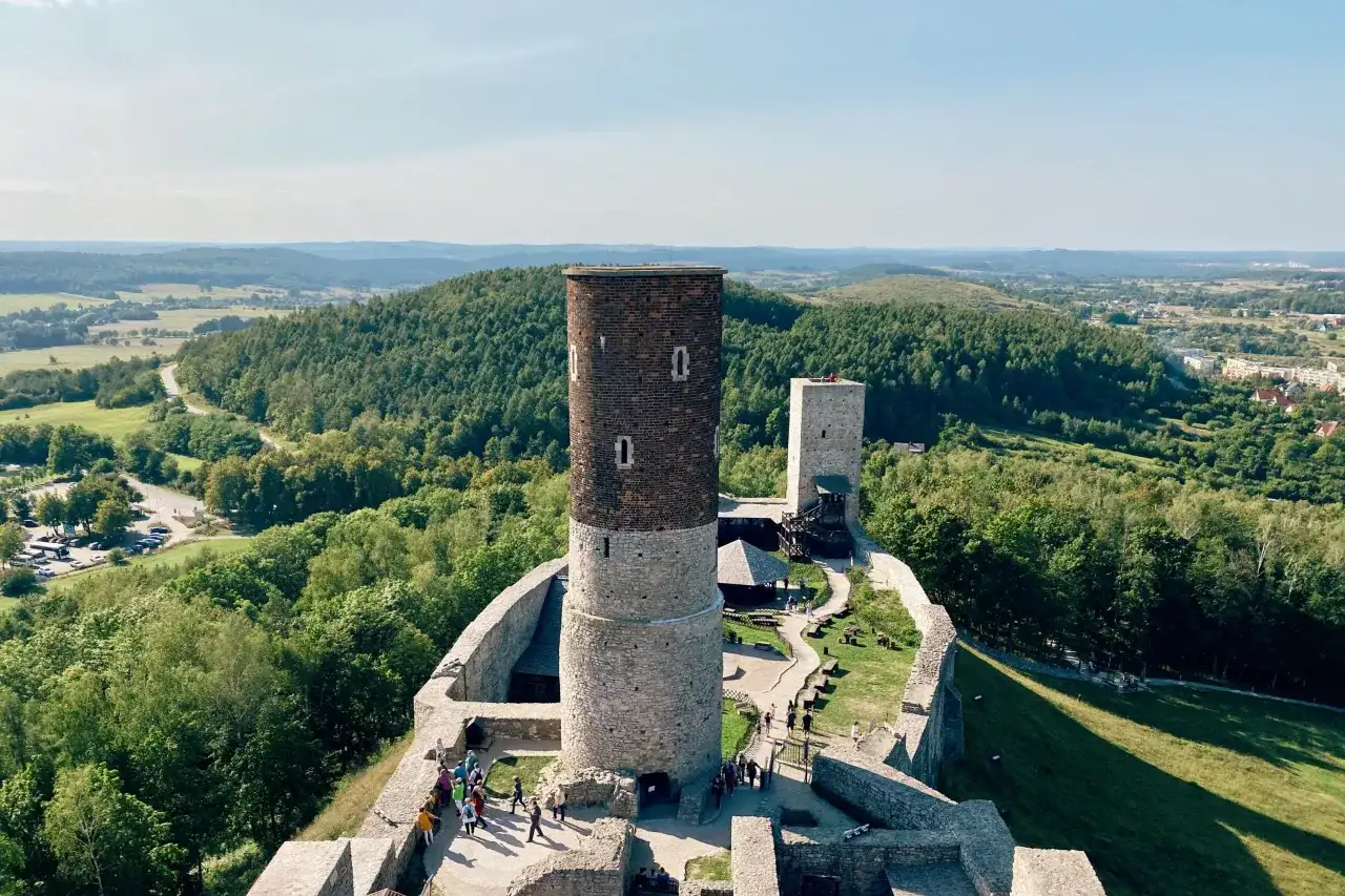 Skansen Chęciny: Odkryj bogactwo kultury Kielecczyzny i jej historię