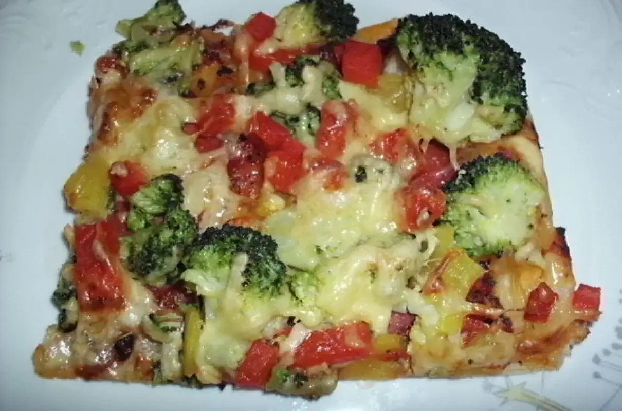 Pyszna zapiekanka na cieście francuskim – szybkie przepisy i pomysły