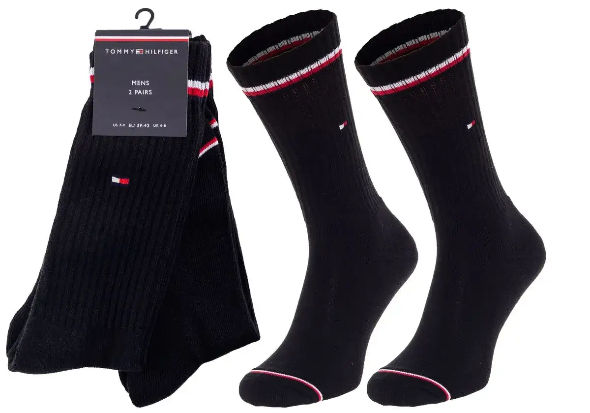 Modne długie skarpety męskie: stylizacje, które zachwycą każdego