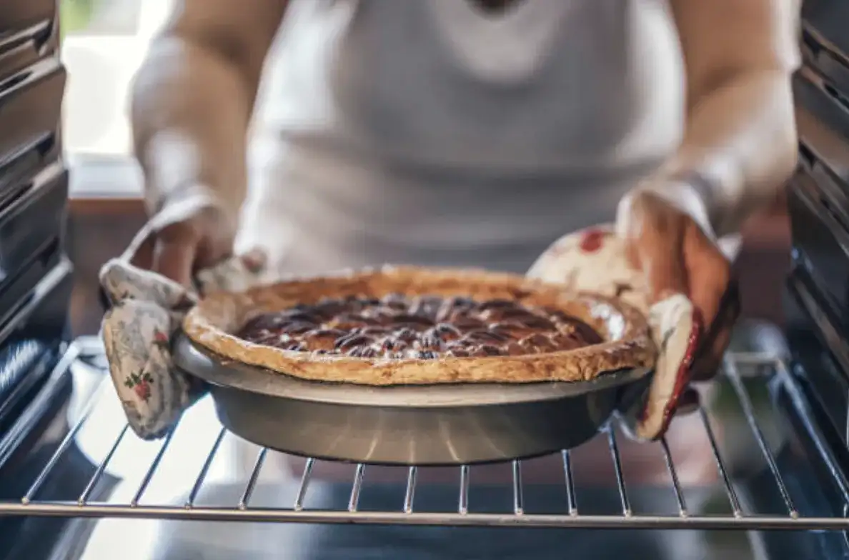 Jak nowoczesne gadżety i urządzenia ułatwiają pieczenie w domu