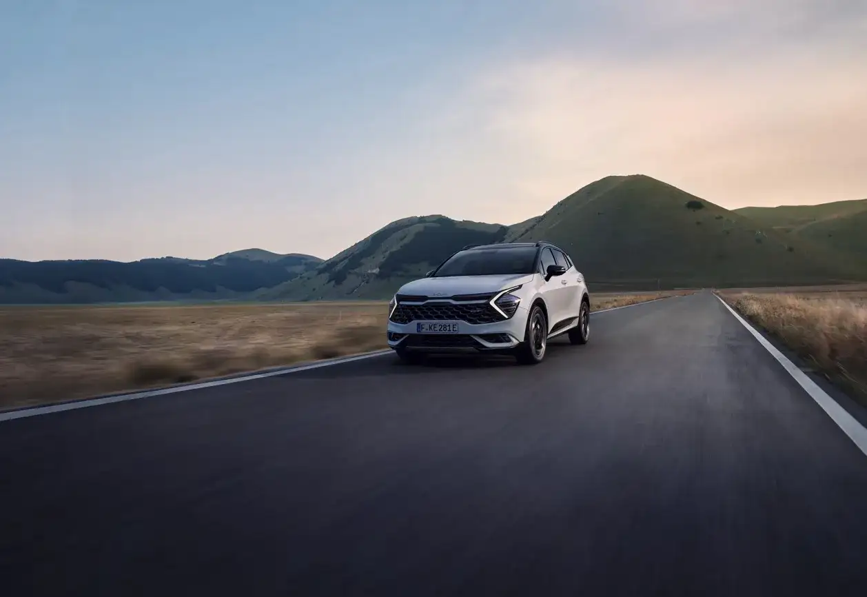 Nowa KIA – benzyna, hybryda czy elektryk? Jaki napęd wybrać w 2026 roku?