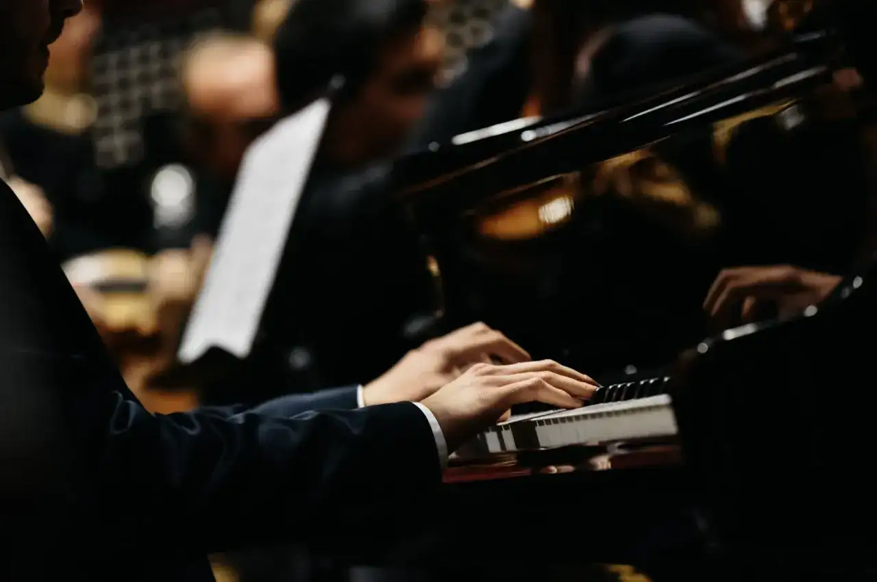 pianista podczas koncertu