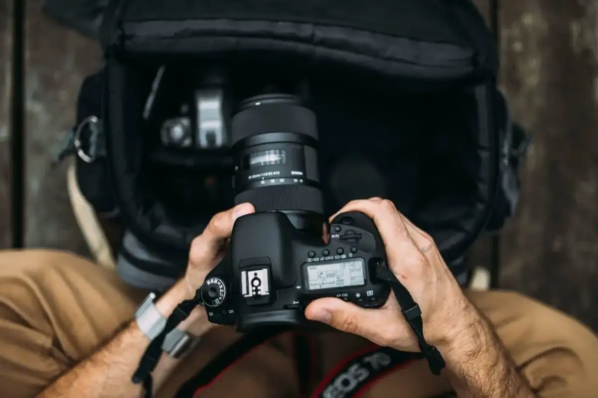 Jak wybrać idealny obiektyw stałoogniskowy – poradnik dla fotografów